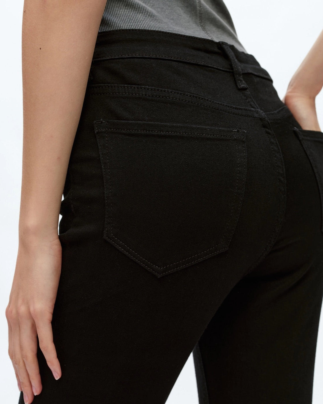 Mid-Rise Super Stretch Bootcut Jeans in Black
