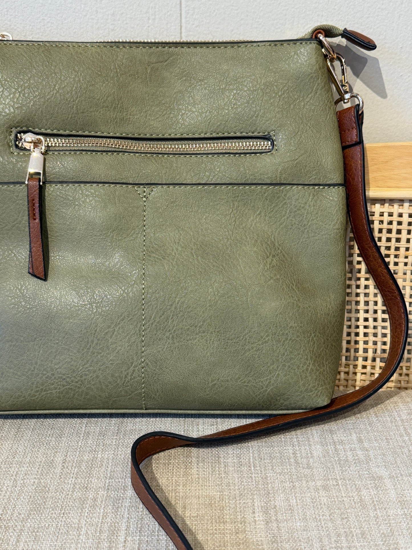 Briar Zipper Crossbody Bag (Sage)