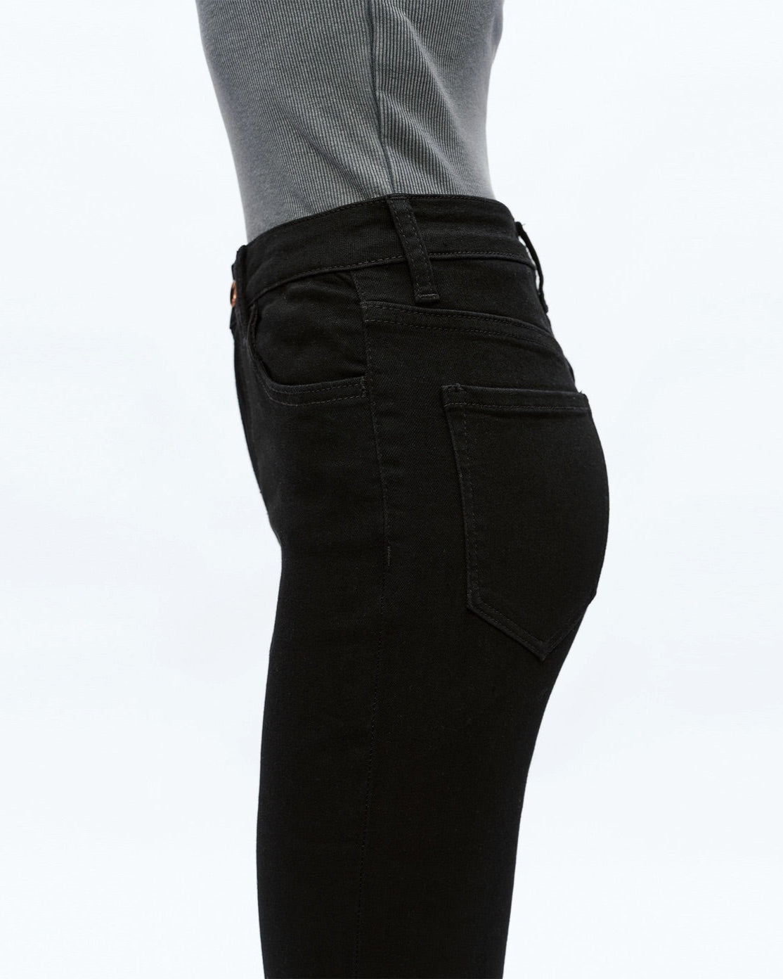 Mid-Rise Super Stretch Bootcut Jeans in Black
