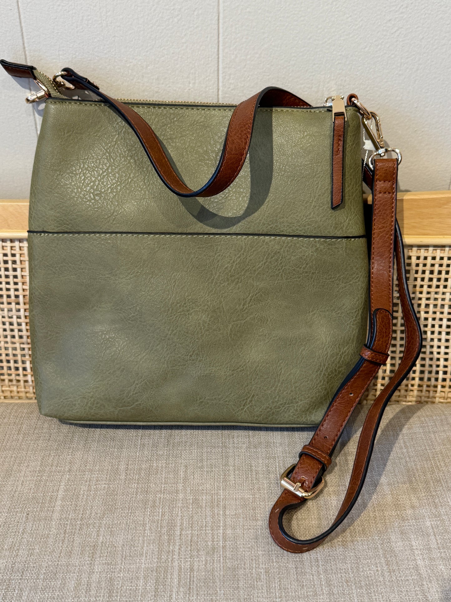 Briar Zipper Crossbody Bag (Sage)