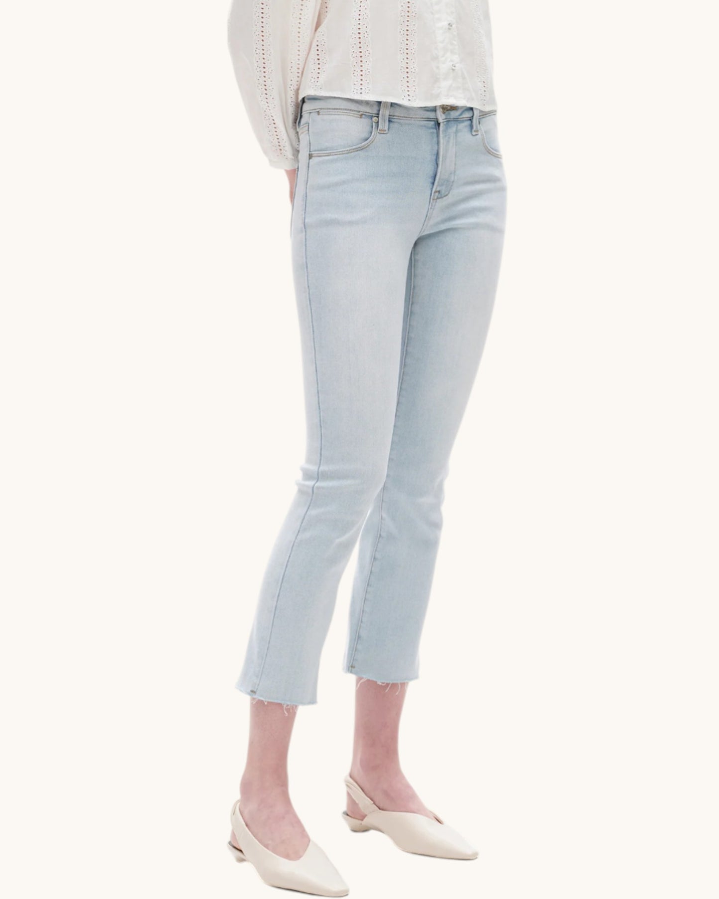 Bayeas Mid-Rise Straight Raw Hem Cropped Jean (Light)