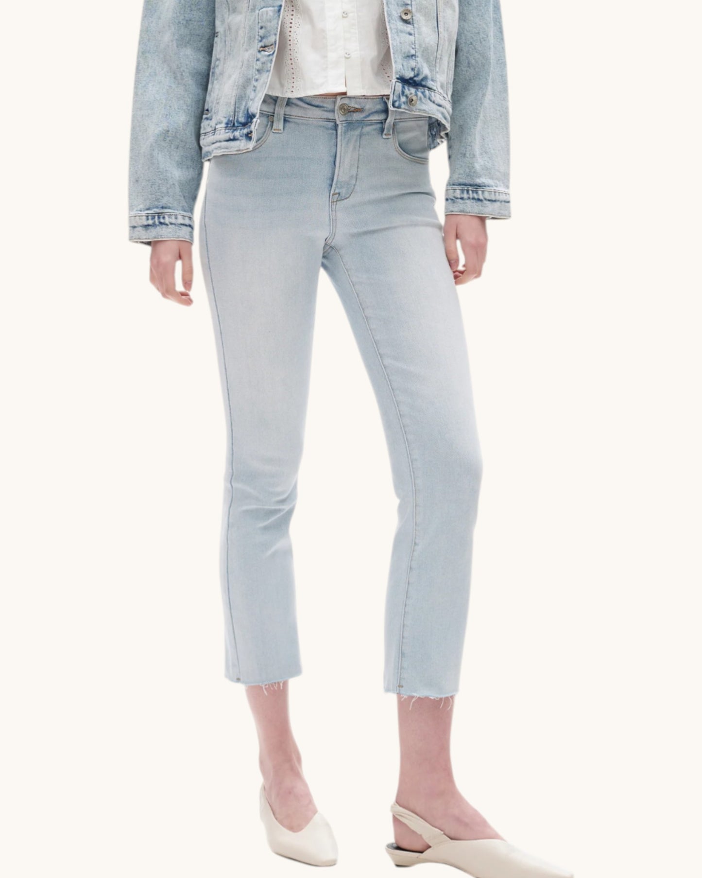 Bayeas Mid-Rise Straight Raw Hem Cropped Jean (Light)