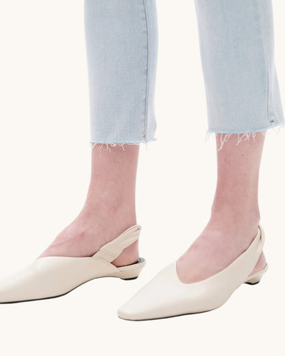 Bayeas Mid-Rise Straight Raw Hem Cropped Jean (Light)
