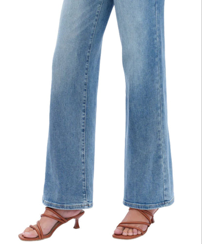 Mid-Rise Super Stretch Wide Leg Jeans in Medium Blue