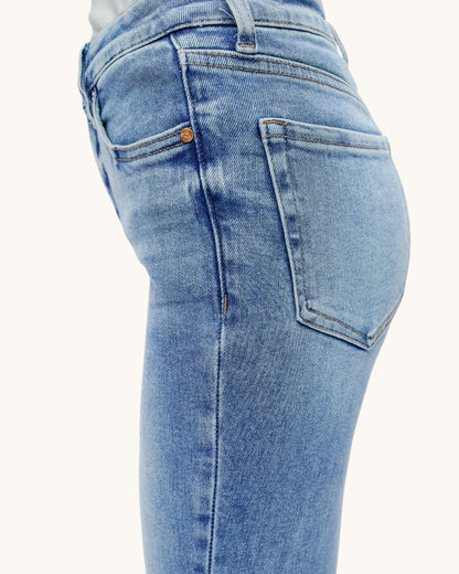 Bayeas Mid-Rise Raw Hem Ankle Jean (Lonely Wash)
